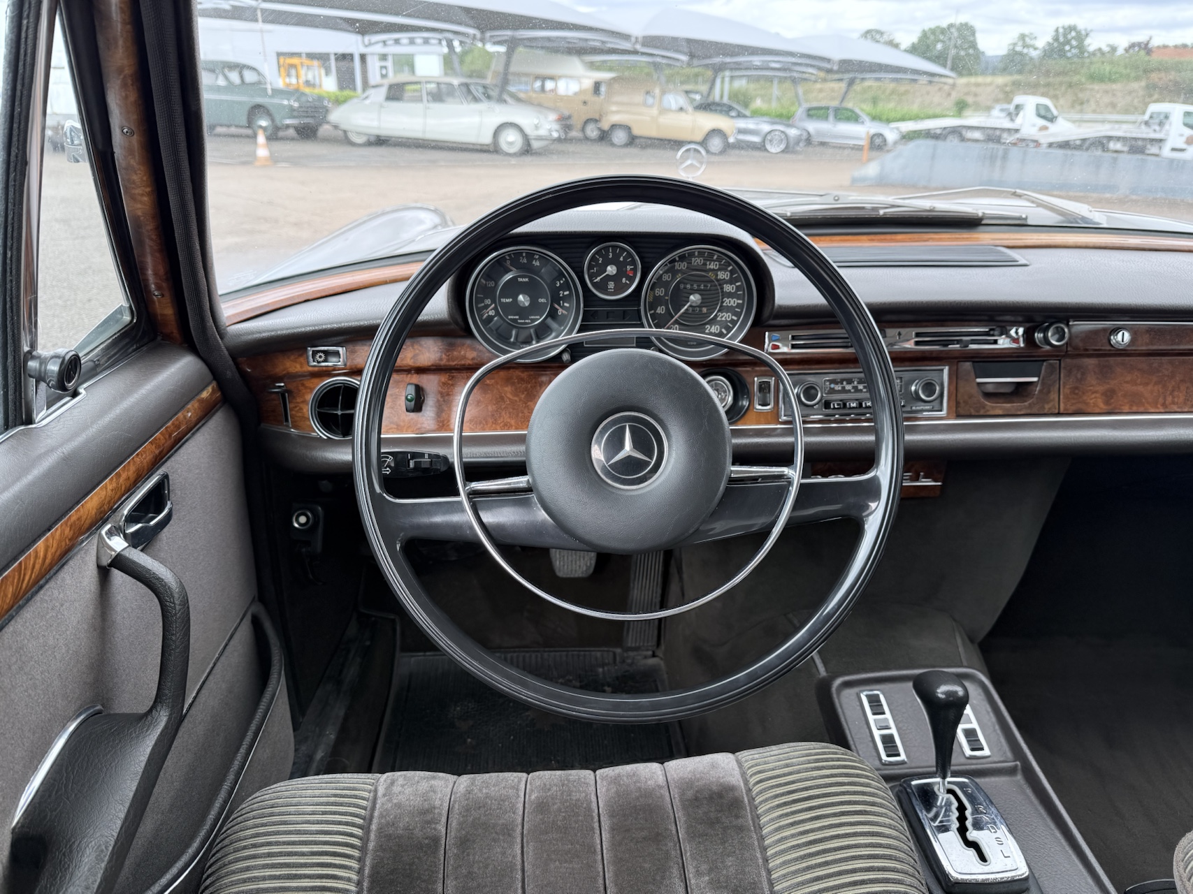 Mercedes 300 SEL 3.5 Type W109 Marron 1972 – Image 13