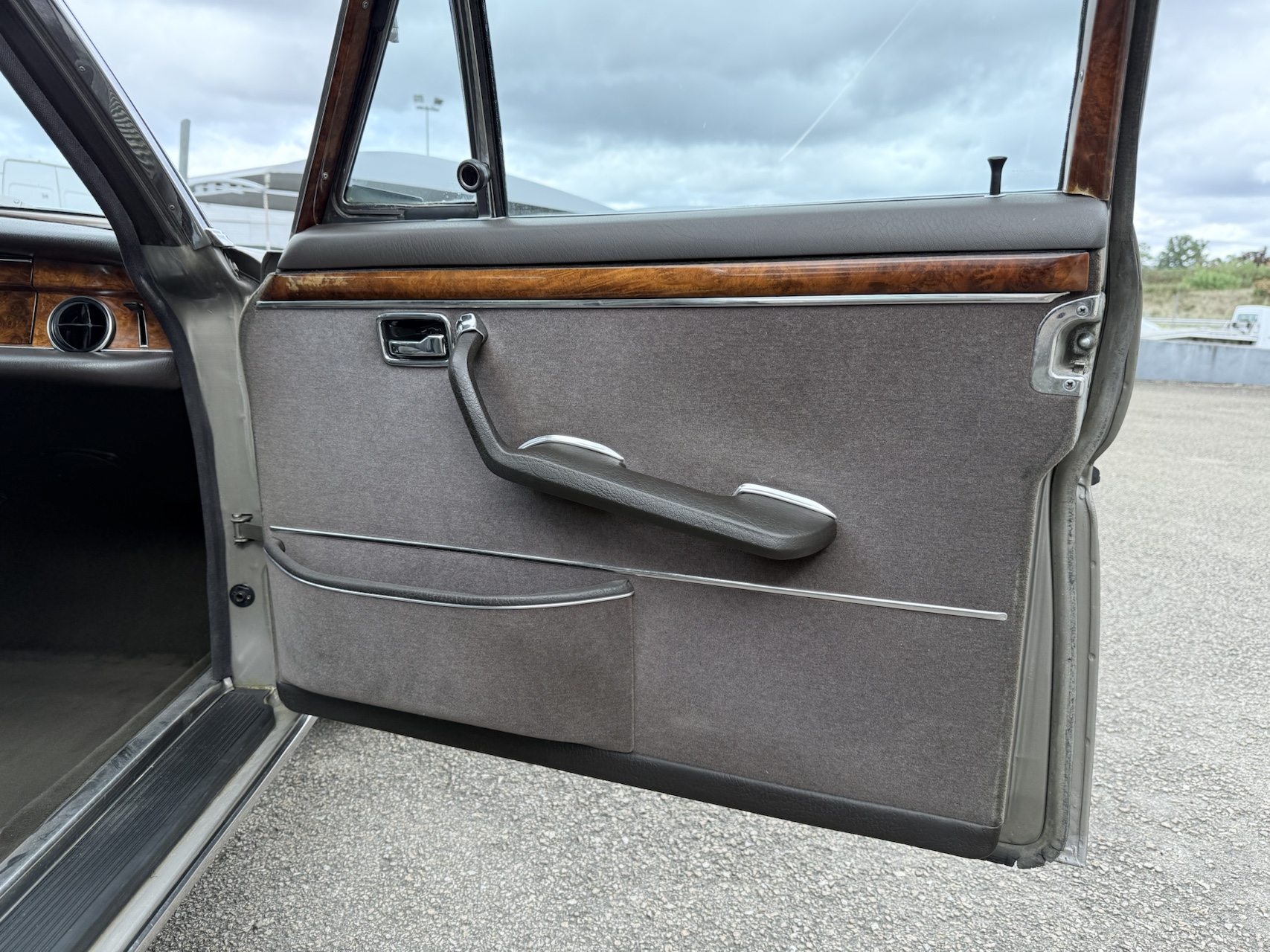 Mercedes 300 SEL 3.5 Type W109 Marron 1972 – Image 14