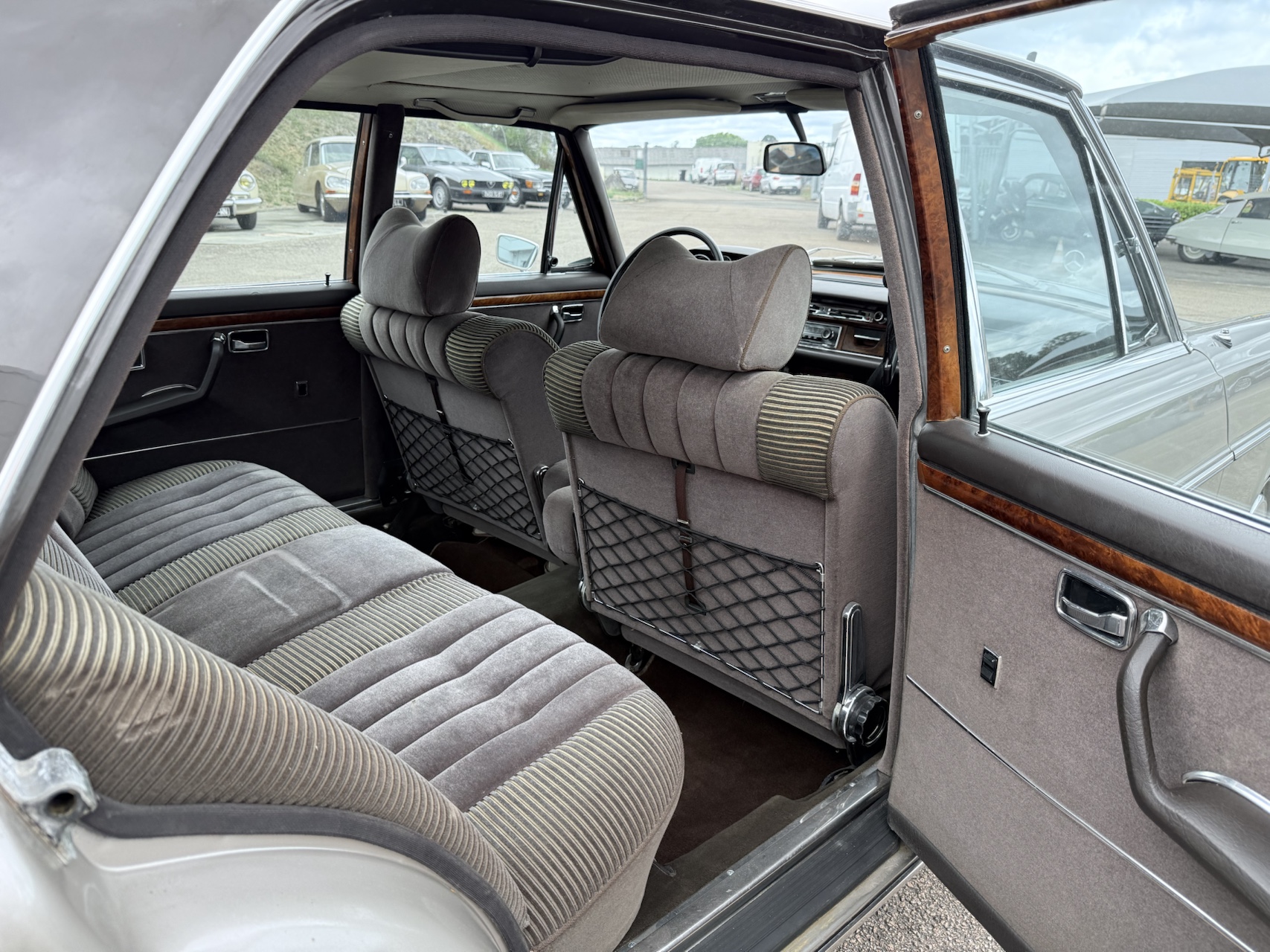 Mercedes 300 SEL 3.5 Type W109 Marron 1972 – Image 15